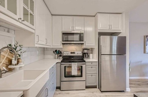 Lafayette House | Corner Unit 2 BDR/2.5 BA Lafayette Townhome