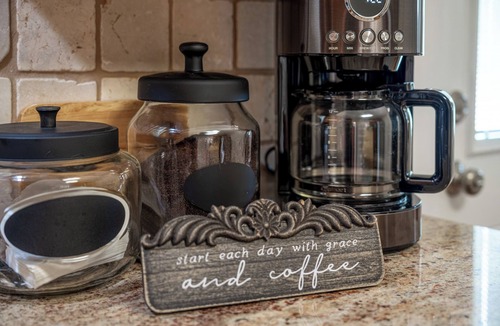 Stephenville House | Cornerstone Cottage-Near Downtown-Pet Friendly