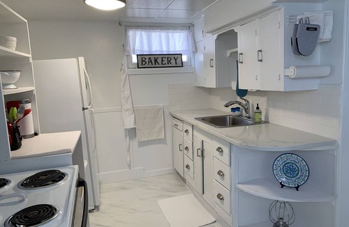 Cheyenne Apartment | Cottage Living in a Lower Level Apt