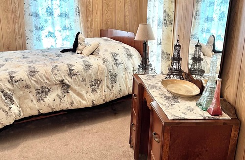 Thomas House | Country Farmhouse, family friendly, beautiful views, gorgeous sunsets