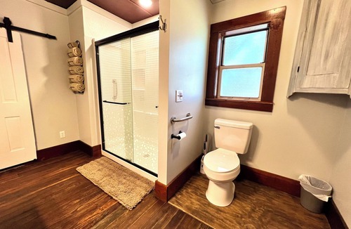 Thomas House | Country Farmhouse, family friendly, beautiful views, gorgeous sunsets