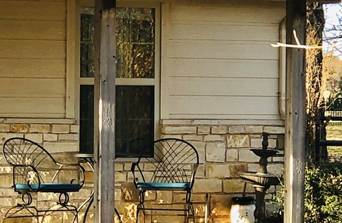Paluxy House | Country Guesthouse