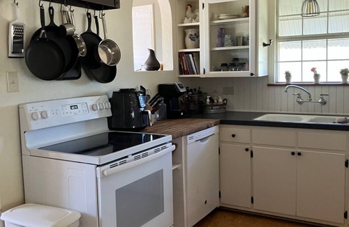Jacksboro House | Country House-5 mins to Jacksboro.