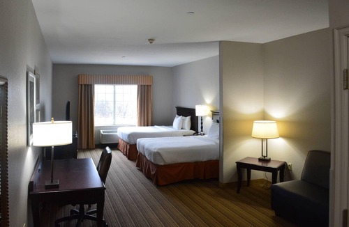 Quail Creek Hotel | Country Inn & Suites by Radisson, Oklahoma City - Quail Springs, OK