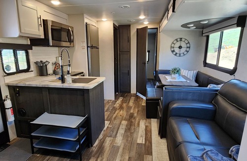 Chelan House | Country RV Glamping with lake, mountain and orchard views!