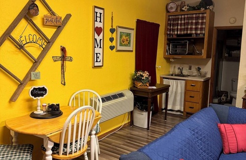 Comanche County House | Countryside Guesthouse