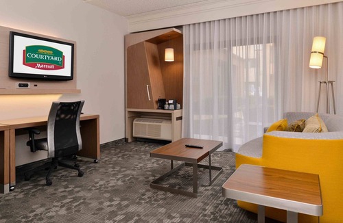 Northwest Dallas Hotel | Courtyard by Marriott Dallas Northwest