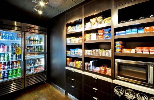 Dallas Design District Hotel | Courtyard by Marriott Dallas Medical/Market Center