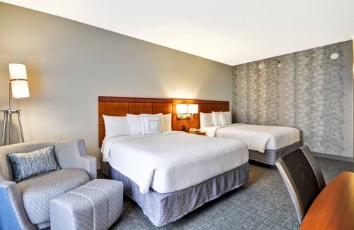 Dallas Design District Hotel | Courtyard by Marriott Dallas Medical/Market Center