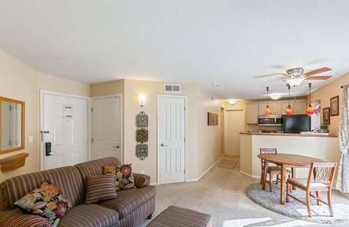 Englewood Apartment | Coveted DTC Apartment! Free Parking & Fast WiFi!