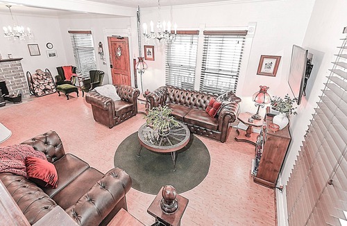 Midvale House | Cowboy Room at Kay's Country Place, Dog friendly