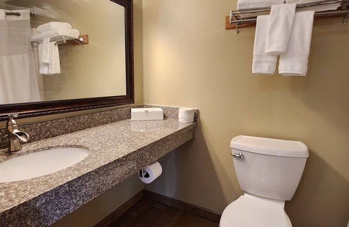 Packwood Hotel | Cowlitz River Lodge