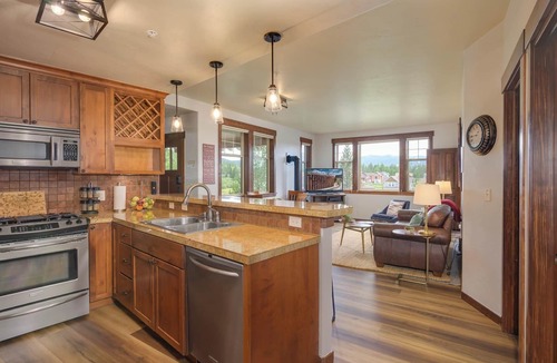 Fraser Condo | Cozens Pointe A-102 | Large Private Hot Tub | Minutes To Ski Resort!