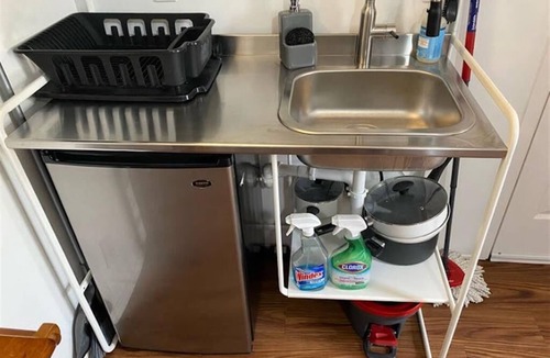 North Aurora Apartment | Cozy 1 Bdrm walk to Hospital