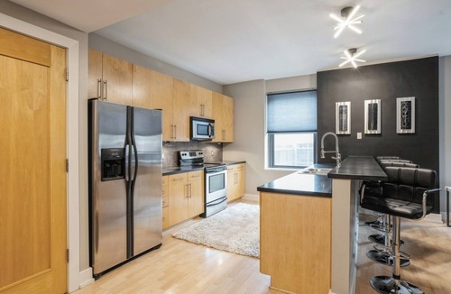 Court Avenue Entertainment District Condo | Cozy 1-bedroom condo in the heart of Des Moines
