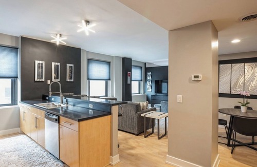 Court Avenue Entertainment District Condo | Cozy 1-bedroom condo in the heart of Des Moines