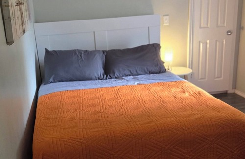 Denton Bed & Breakfast | Cozy 1-bedroom in a beautiful house, Only Few Blocks From TWU