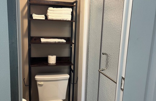 Sweeny Cabin | Cozy 1-bedroom lodge with AC in soothing Sweeny