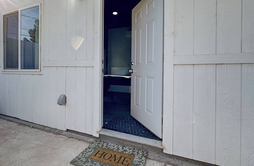 Biggs Field Apartment | Cozy 1-bedroom studio in lovely El Paso Location! Close to sprouts and I10