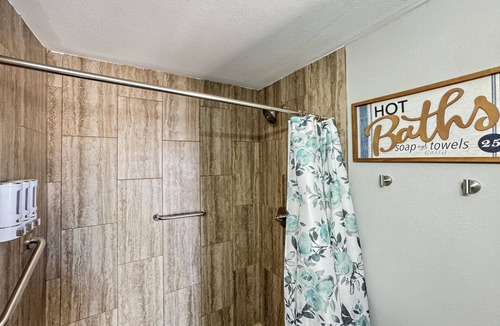 Biggs Field Apartment | Cozy 1-bedroom studio in lovely El Paso Location! Close to sprouts and I10