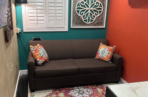 Pleasant Grove Apartment | Cozy 1-bedroom studio in lovely Dallas with AC
