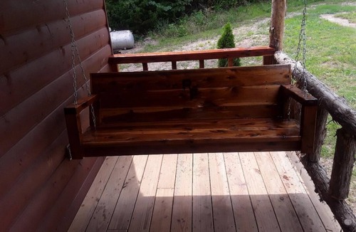 Marshall Cabin | Cozy 1-BR cabin with Kid's Loft, Hot Tub & Large Deck on Working Buffalo Farm