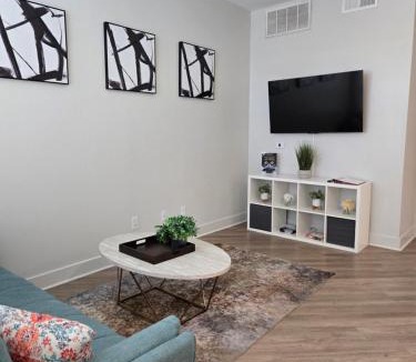 Deep Ellum Apartment | Cozy 1bedrm/1bed/air mattress