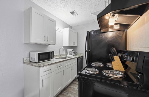 South Arlington Apartment | Cozy 1BR townhome perfect for relaxing stays