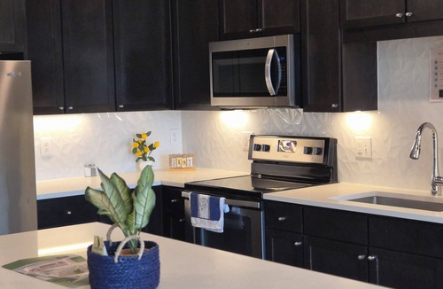 Frisco Original Donation Apartment | Cozy 2-Bdrms w/2 large Bth in fabulous Frisco: Universal kids Resort 5 mins!
