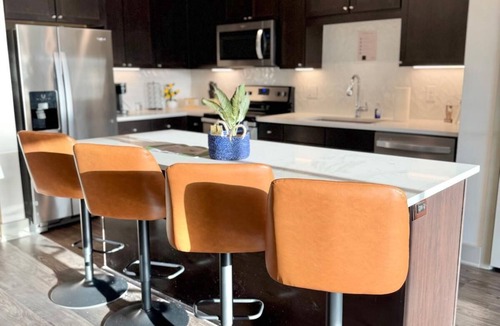Frisco Original Donation Apartment | Cozy 2-Bdrms w/2 large Bth in fabulous Frisco: Universal kids Resort 5 mins!