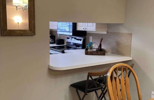 Bryant Apartment | Cozy 2 Bedroom - 1.5 Bath Apartment - Bryant 2