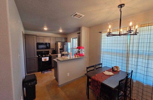 Kempner Apartment | Cozy 2-bedroom apartment is amazing peaceful some call it a gem.