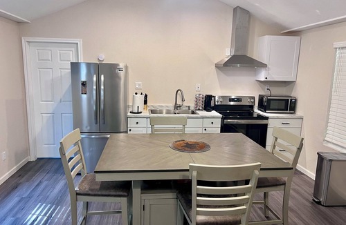 Montgomery Cabin | Cozy 2-bedroom, full-bathroom in Sam Houston National Forest