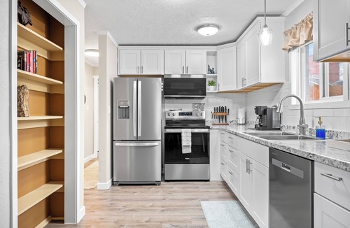 Casper House | Cozy 2-bedroom home in Central Casper, 2 mins from NCHS