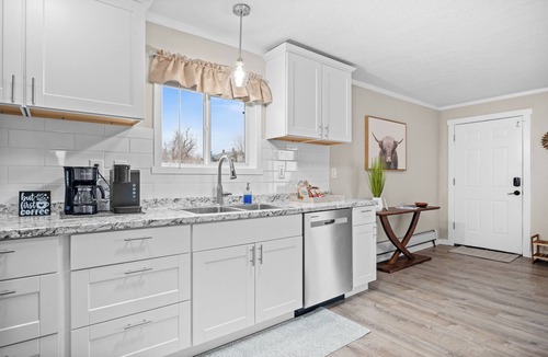 Casper House | Cozy 2-bedroom home in Central Casper, 2 mins from NCHS