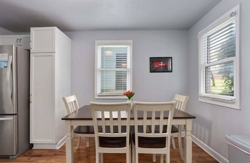 Warrensburg House | Cozy 2 Bedroom KingBeds Sleeps 5 Warrensburg