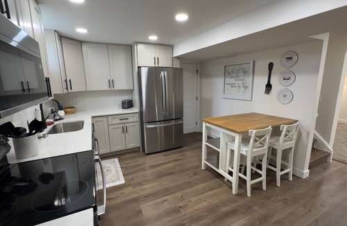 Lakewood House | Cozy 2BR Apartment Near Red Rocks & Mountains