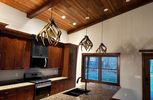 Michael House | Cozy 2BR Downstairs Suite - TV & Grill Access