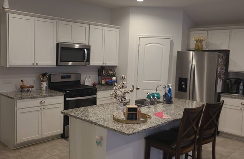 Hockley Bed & Breakfast | Cozy 3-bedroom bed & breakfast in nice Hockley with AC