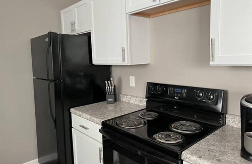 Near South House | Cozy 3 bedroom home, 1 bathroom, single garage, 5 mins to downtown