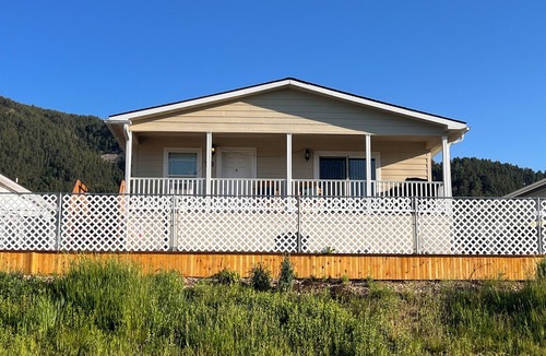 Sundance House | Cozy 3-bedroom home with AC and WiFi in charming Sundance Wyoming.