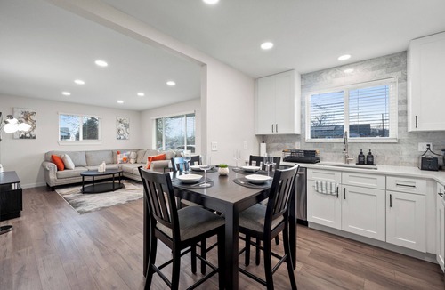 Northglenn House | Cozy 3-bedroom House 15 min from Denver Downtown in Quiet Northglenn.