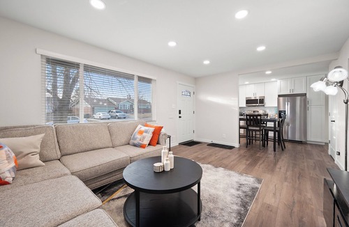 Northglenn House | Cozy 3-bedroom House 15 min from Denver Downtown in Quiet Northglenn.