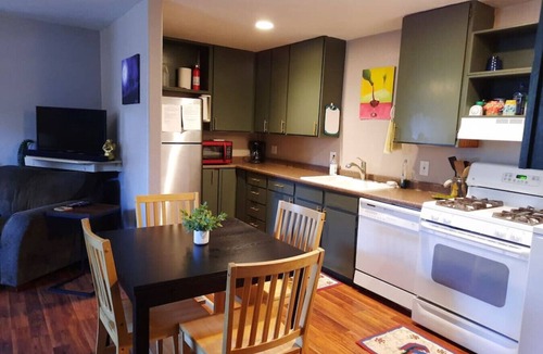 La Grande Condo | Cozy 3 bedroom private apartment near downtown