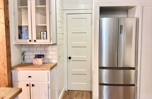 Woodway House | Cozy 3BR Waco Retreat Pet Friendly Fire Pit & Fully Stocked Kitchen