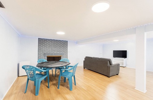 Kansas City House | Cozy 3BR2.5 BA House by Legends Sleeps 8, 5 beds