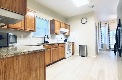 Helotes House | Cozy 4 bedroom house for your family vacation!