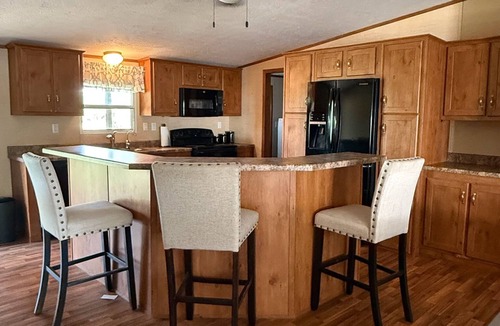 Camp Wood House | Cozy 4-bedroom mobile home in fabulous Camp Wood with AC
