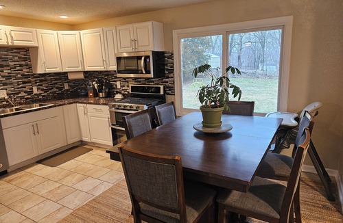 Gashland House | Cozy 4-bedroom Ranch with Easy Highway Access