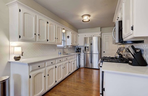 Edmond House | Cozy 4BR (2 Kings) Retreat Near Oklahoma Christian